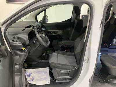 Toyota Proace 1.5D 100 CV  PC 4p. Lounge Trasporto Disabili 4+1 usata Fornovo di Taro