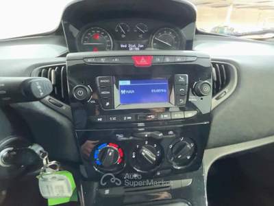 Lancia Ypsilon 1.0 Hybrid 70cv Silver - Blocca Ora! - @ Nero usata Ciampino