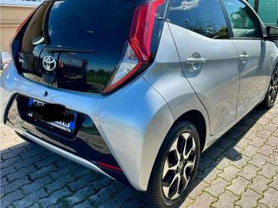 Toyota Aygo Aygo 5p 1.0 x-play m-mt 72cv Argento usata Castel Gandolfo