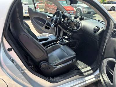 Smart ForTwo 0.9 t Brabus Xclusive 109cv twinamic my18 Argento usata Castel Gandolfo