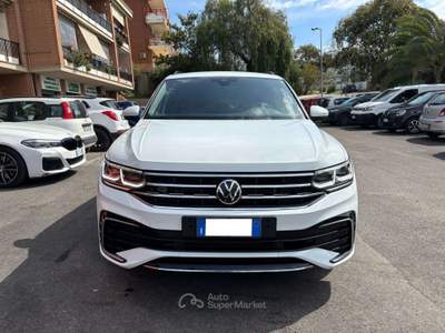 Volkswagen Tiguan Tiguan II 2021 2.0 tdi R-Line 150cv dsg Bianco usata Castel Gandolfo