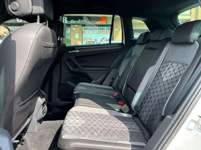 Volkswagen Tiguan Tiguan II 2021 2.0 tdi R-Line 150cv dsg Bianco usata Castel Gandolfo