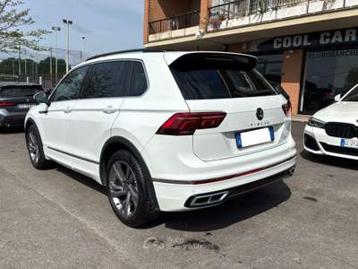 Volkswagen Tiguan Tiguan II 2021 2.0 tdi R-Line 150cv dsg Bianco usata Castel Gandolfo