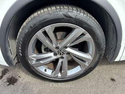 Volkswagen Tiguan Tiguan II 2021 2.0 tdi R-Line 150cv dsg Bianco usata Castel Gandolfo