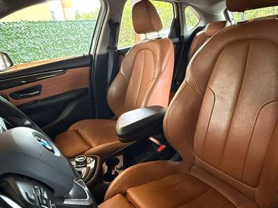 BMW Serie 2 Active Tourer 218d In eccellenti condizioni generali Bianco usata GIUGLIANO IN CAMPANIA