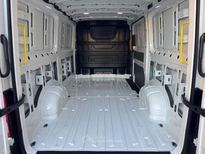 Volkswagen Crafter 30 2.0 tdi 102CV L3H2 Business Bianco usata Ravenna
