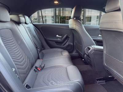 Mercedes-Benz Classe A 180 d Business Con TELECAMERA & NAVIGATORE Nero usata Latina