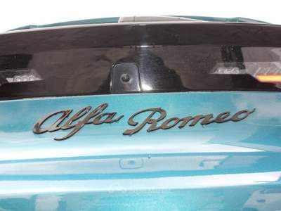Alfa Romeo Junior 1.2 ibrida Speciale 145cv edct6 Con TELECAMERA Verde usata Latina