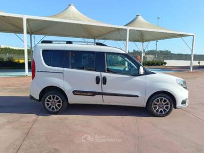 Fiat Doblò Dobl&ograve; 1.6 MJT 120 CV Trekking Bianco usata Surano