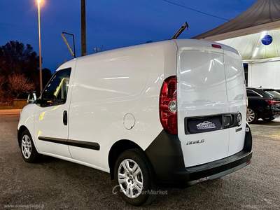 Fiat Doblò Doblò 1.6 MJT 105CV 3 POSTI PC-TN Cargo Business Bianco usata San Michele Salentino