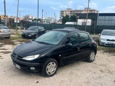 Peugeot 206 5p. XR X Neopatentati 75cv Nero usata Terlizzi