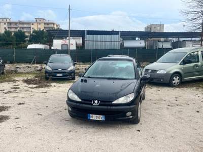 Peugeot 206 5p. XR X Neopatentati 75cv Nero usata Terlizzi