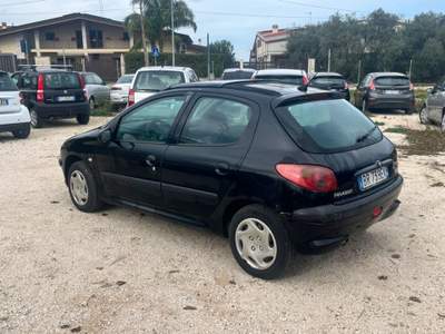 Peugeot 206 5p. XR X Neopatentati 75cv Nero usata Terlizzi