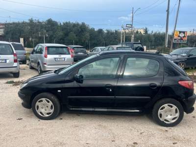 Peugeot 206 5p. XR X Neopatentati 75cv Nero usata Terlizzi