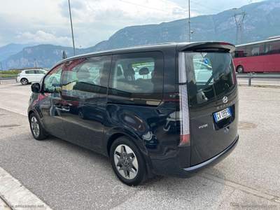 Hyundai Staria Staria 2.2 AT 2WD 9 posti Wagon DIESEL Grigio usata Lavis
