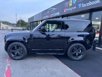 Land Rover Defender 90 D200 AWD NAVI LED BLACK PDC KAMERA PELLE Nero usata Ciampino