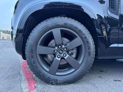 Land Rover Defender 90 D200 AWD NAVI LED BLACK PDC KAMERA PELLE Nero usata Ciampino