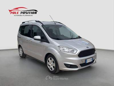 Ford Tourneo Courier 1.5 Tdci 95 cv Titanium Argento usata San Severo