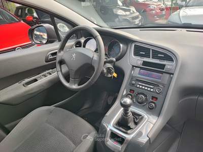 Peugeot 5008 Allure Grigio usata Torino