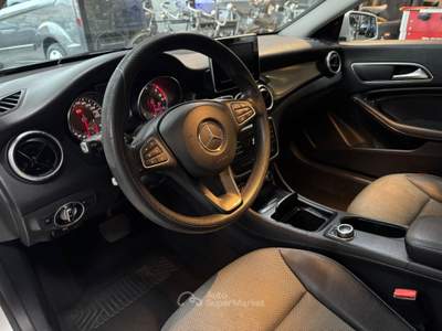 Mercedes-Benz CLA S.W. Automatic Executive Argento usata Viareggio
