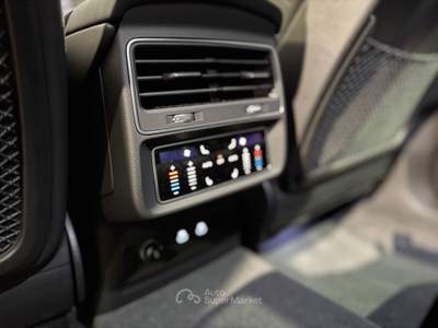 Audi Q8 RS Q8 quattro V8 tiptronic Nero usata Angri