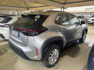 Toyota Yaris Cross 1.5h AdventureE E-CVT 116cv Argento usata Roma