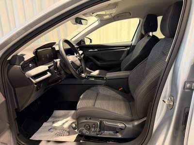 Skoda Superb 2.0 TDI DSG Wagon Selection Camera DAB+ LED Navi Argento usata Chiusa