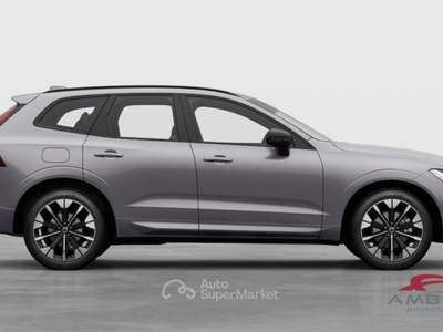 Volvo XC60 B5 AWD Mild hybrid Benzina Plus Dark Argento usata Corciano