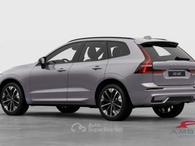 Volvo XC60 B5 AWD Mild hybrid Benzina Plus Dark Argento usata Corciano