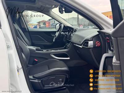 Jaguar F-Pace F-Pace 3.0 D V6 300 CV AWD aut. R-Sport Bianco usata Este