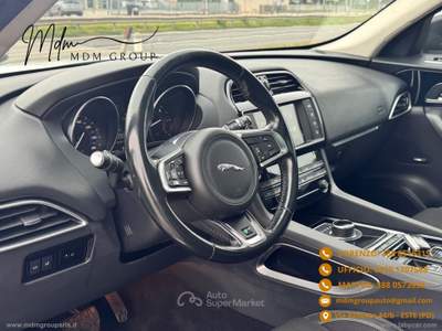 Jaguar F-Pace F-Pace 3.0 D V6 300 CV AWD aut. R-Sport Bianco usata Este