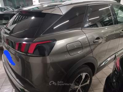 Peugeot 3008 1.5 bluehdi Allure s&amp;s 130cv Verde usata Viadana