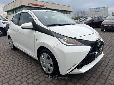 Toyota Aygo 1.0 VVT-i 69 CV 5 porte x-play Bianco usata Venezia