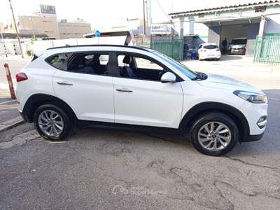 Hyundai Tucson  1.7 CRDi XPossible Bianco usata Barletta