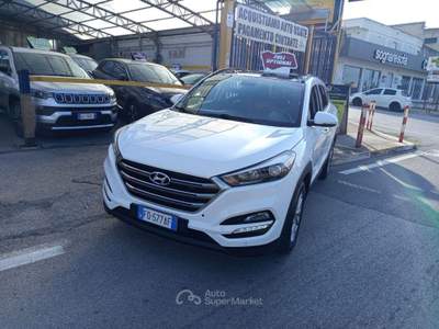 Hyundai Tucson  1.7 CRDi XPossible Bianco usata Barletta