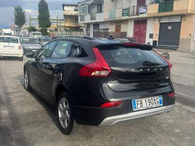 Volvo V40 Cross Country 1.6 Summum s/b-xeno Nero usata Sant'Antimo