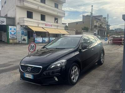 Volvo V40 Cross Country 1.6 Summum s/b-xeno Nero usata Sant'Antimo