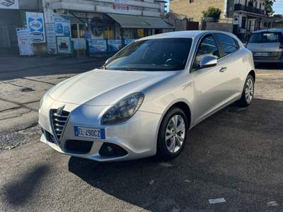 Alfa Romeo Giulietta III 2010 1.6 jtdm(2) Distinctive Grigio usata Sant'Antimo