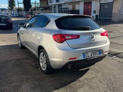 Alfa Romeo Giulietta III 2010 1.6 jtdm(2) Distinctive Grigio usata Sant'Antimo