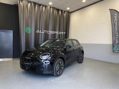 Fiat 600 600 Hybrid 110 CV DCT MHEV Serie Speciale Icon Nero usata Leini
