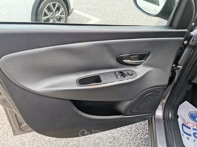 Lancia Ypsilon 85 CV 5 porte Metano Ecochic 30th Ann. Grigio usata Cercola