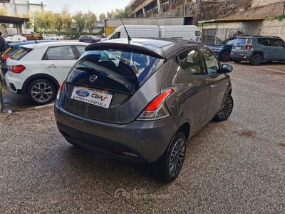 Lancia Ypsilon 85 CV 5 porte Metano Ecochic 30th Ann. Grigio usata Cercola