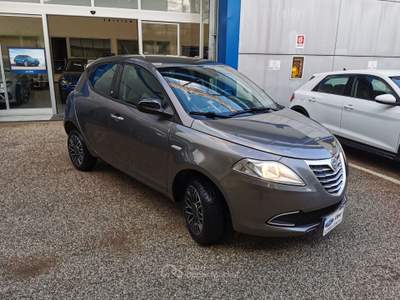 Lancia Ypsilon 85 CV 5 porte Metano Ecochic 30th Ann. Grigio usata Cercola