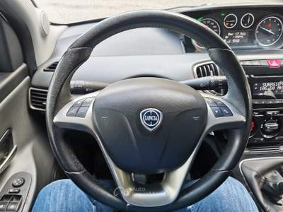 Lancia Ypsilon 85 CV 5 porte Metano Ecochic 30th Ann. Grigio usata Cercola