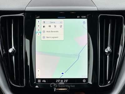 Volvo XC60 AUTOCARRO 5 POSTI 2.0 b4 Momentum auto Bianco usata Altedo