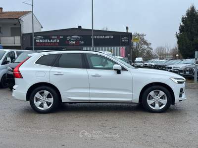 Volvo XC60 AUTOCARRO 5 POSTI 2.0 b4 Momentum auto Bianco usata Altedo