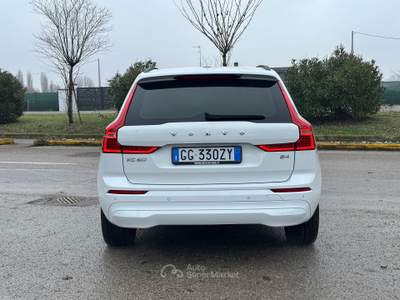 Volvo XC60 AUTOCARRO 5 POSTI 2.0 b4 Momentum auto Bianco usata Altedo