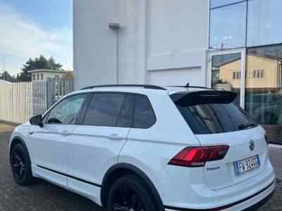 Volkswagen Tiguan 2.0 TDI SCR DSG Sport BlueMotion Technology Bianco usata Scandicci
