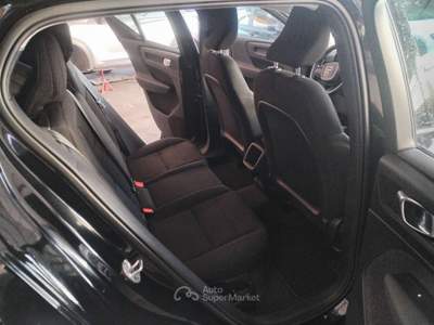 Volvo XC40 XC40 1.5 t2 Momentum Core auto my21 Nero usata Milano