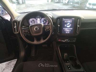 Volvo XC40 XC40 1.5 t2 Momentum Core auto my21 Nero usata Milano